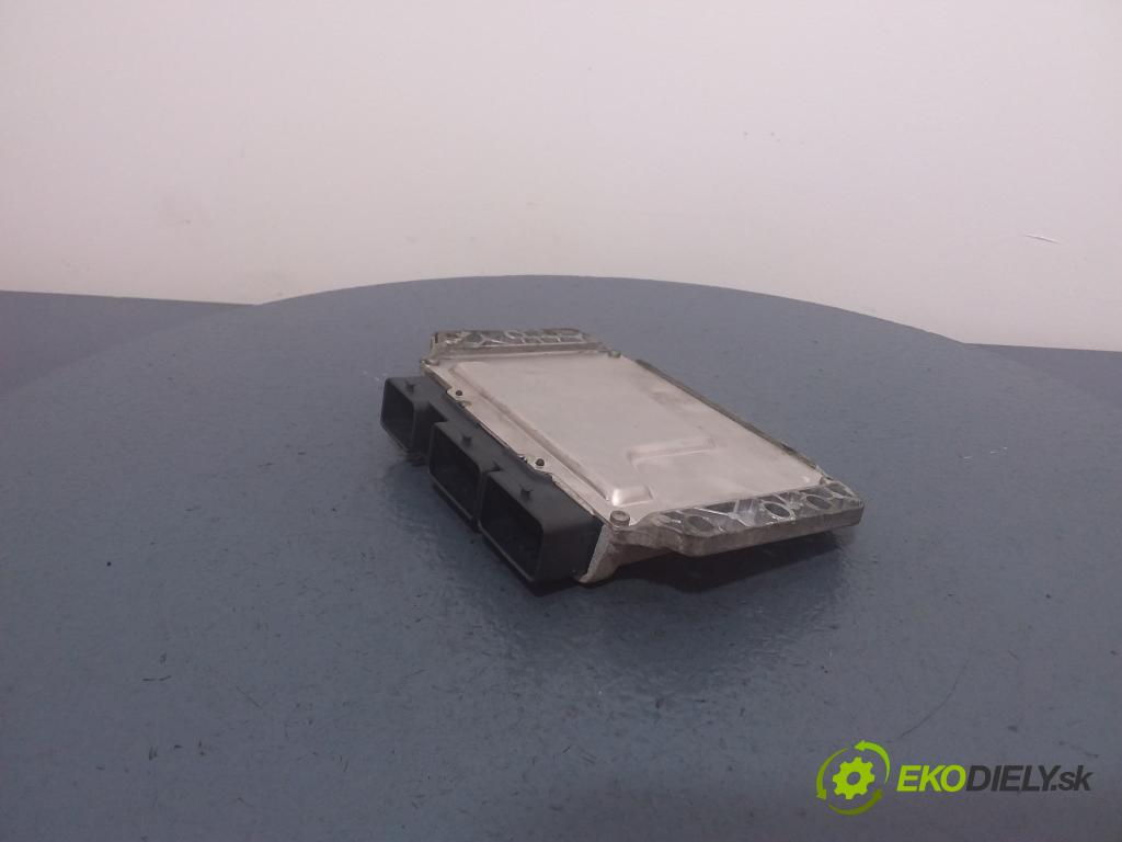 Renault Laguna 2005 riadiaca jednotka Motor: 8200444583