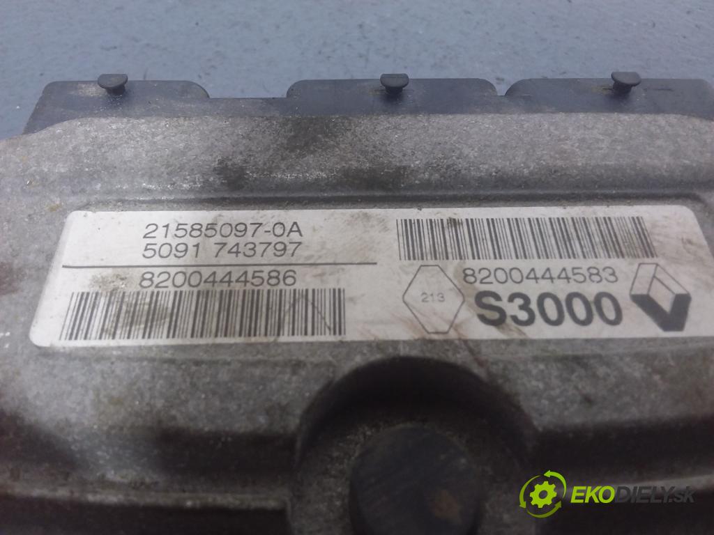 Renault Laguna 2005 riadiaca jednotka Motor: 8200444583