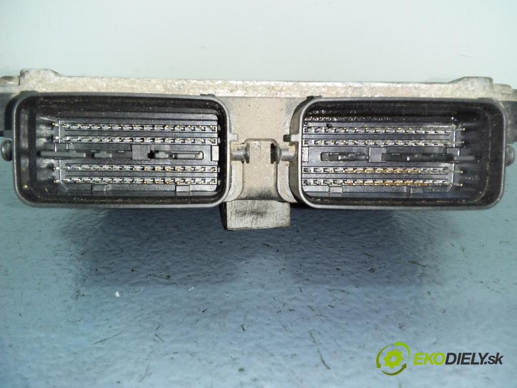 Mazda 3 2006 riadiaca jednotka Motor: LFR518881C
