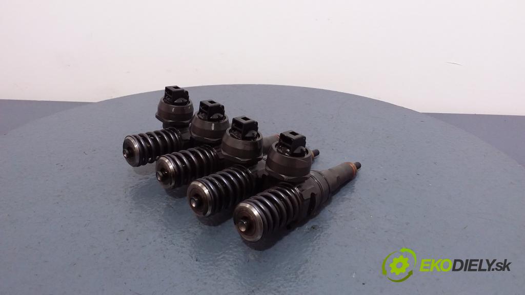 Audi A4 2004 vstrek 038130073BA