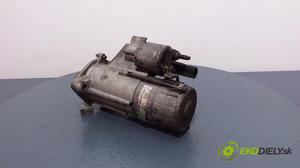 Audi A4 2004 štartér 068911024L