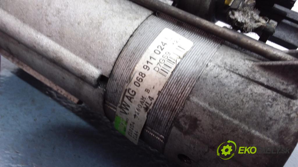Audi A4 2004 štartér 068911024L