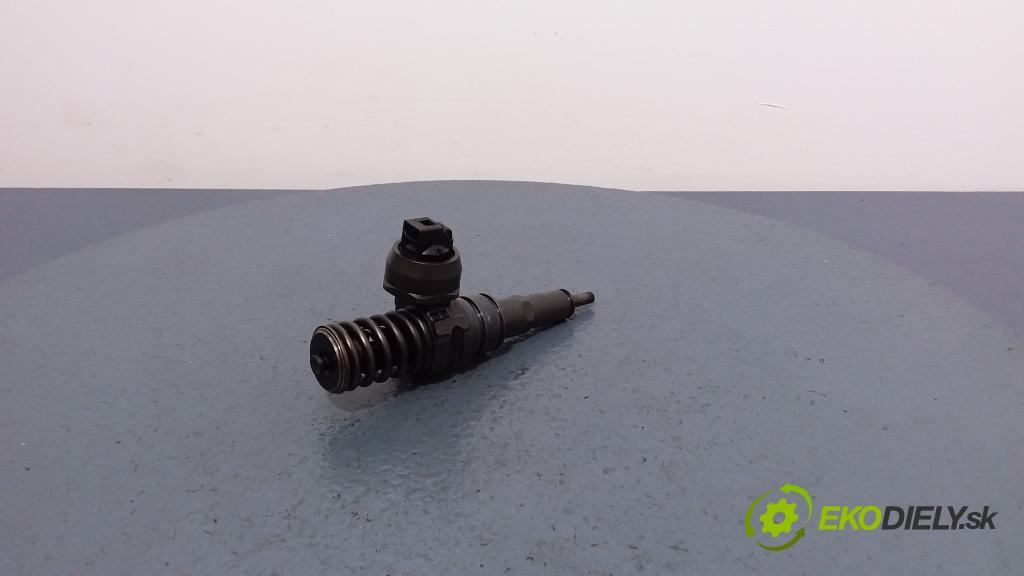 Audi A4 2002 vstrek 038130073AR
