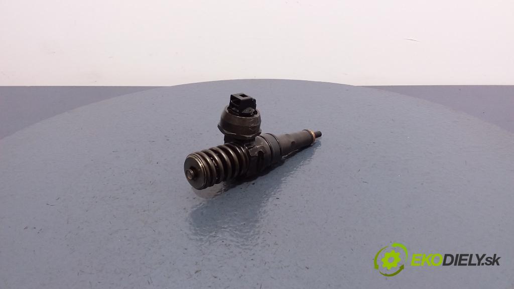 Audi A4 2002 vstrek 038130073BA