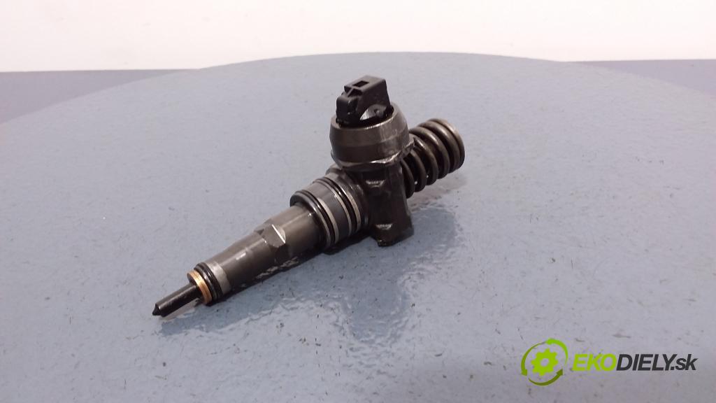 Audi A4 2002 vstrek 038130073BA
