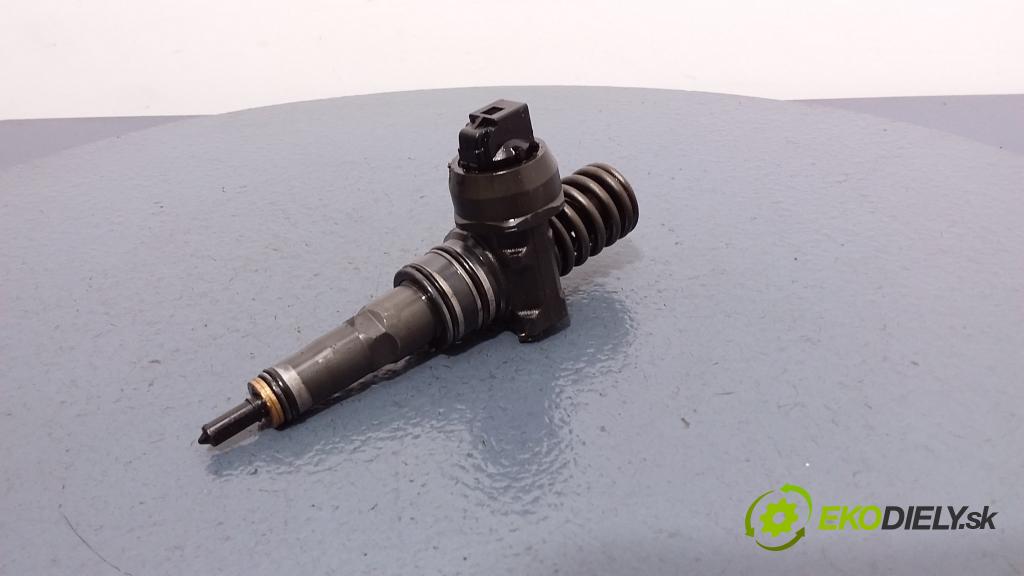 Audi A4 2002 vstrek 038130073BA