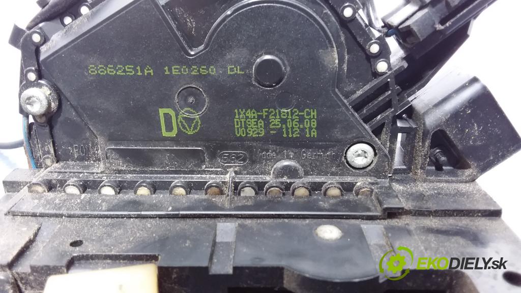Jaguar X-type 2002 zámek dveře před v pravo: 1X4A-F21812-CH