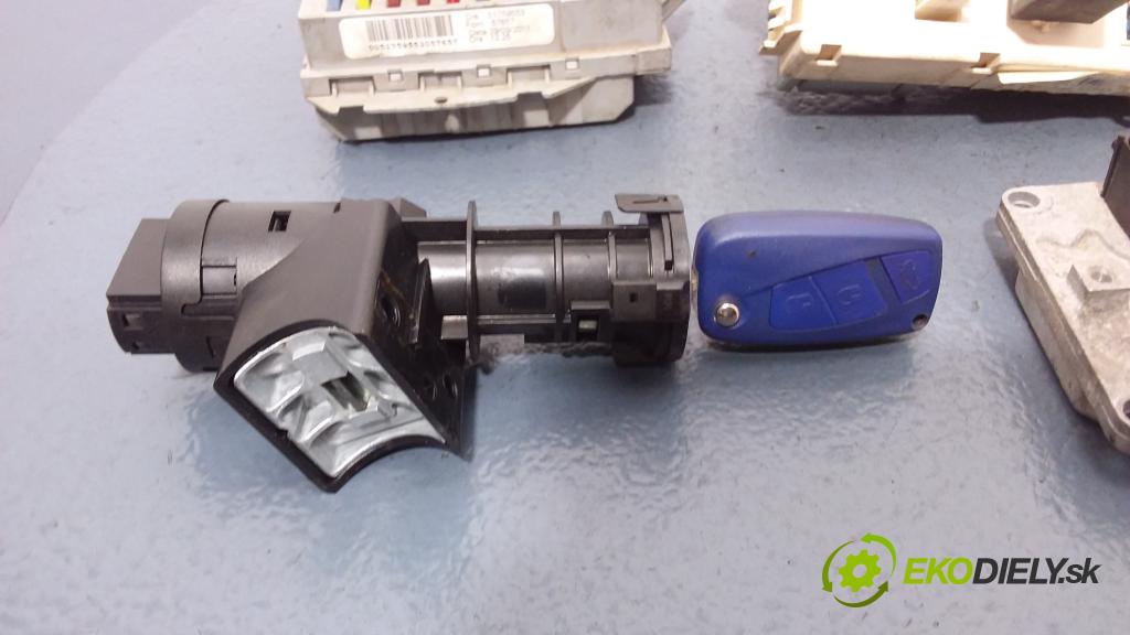 Fiat Stilo 2003 riadiaca jednotka Motor: 55189584