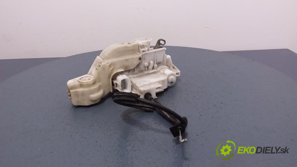 Alfa romeo 159 2006 zámek dveře před Levý: 01