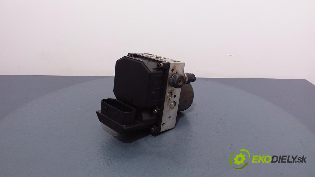 Audi A4 0 čerpadlo ABS x 8E0614517