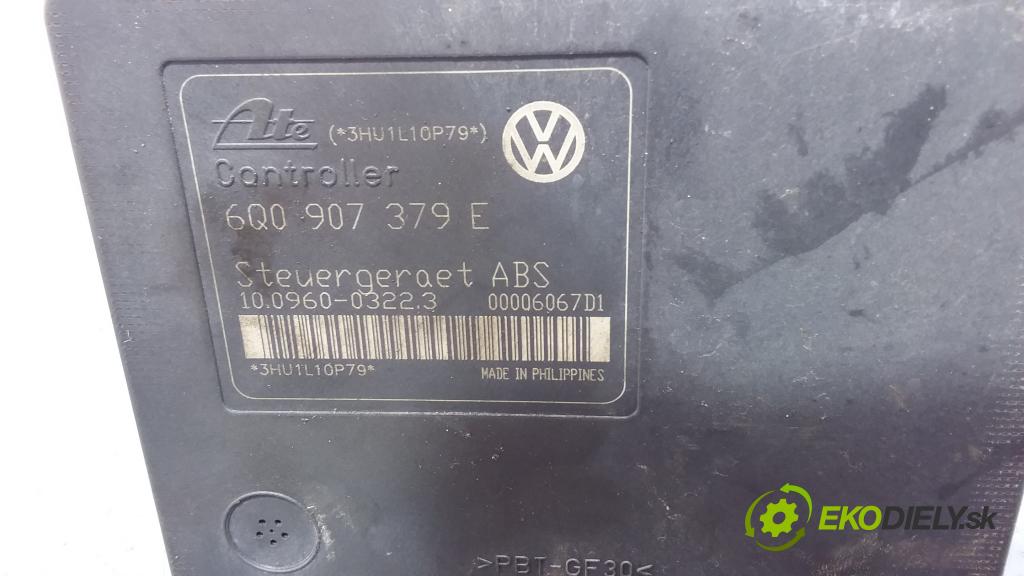 Volkswagen Bora 1999 čerpadlo ABS x 6Q0907379E