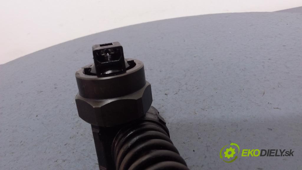 Audi A3 2000 vstrek 038130073AA
