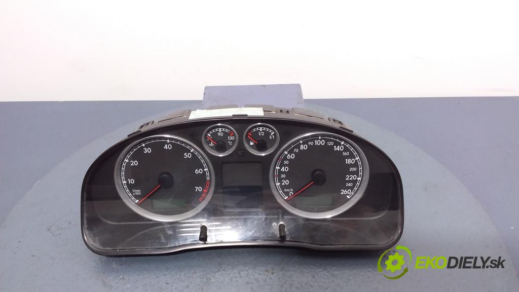 Volkswagen Passat 2003 prístrojovka/ budíky 3B0920829