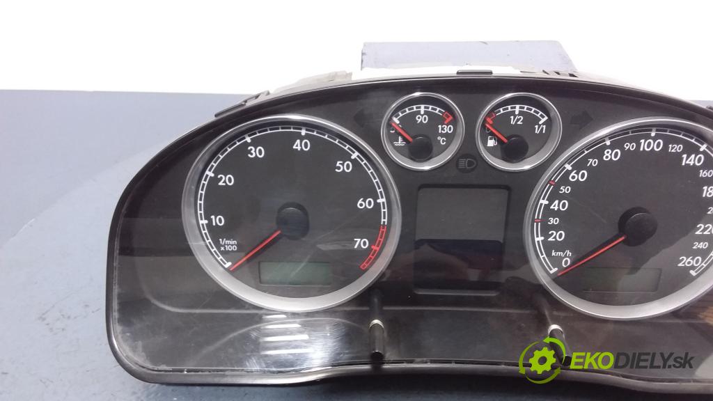 Volkswagen Passat 2003 prístrojovka/ budíky 3B0920829