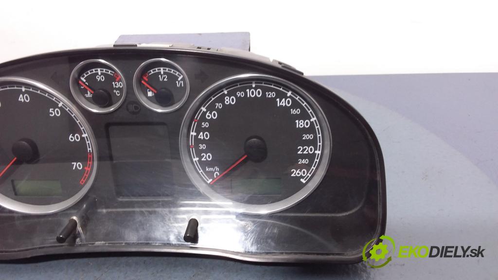 Volkswagen Passat 2003 prístrojovka/ budíky 3B0920829