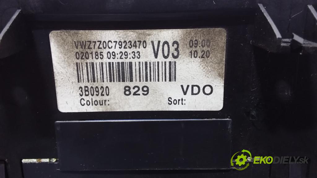 Volkswagen Passat 2003 prístrojovka/ budíky 3B0920829