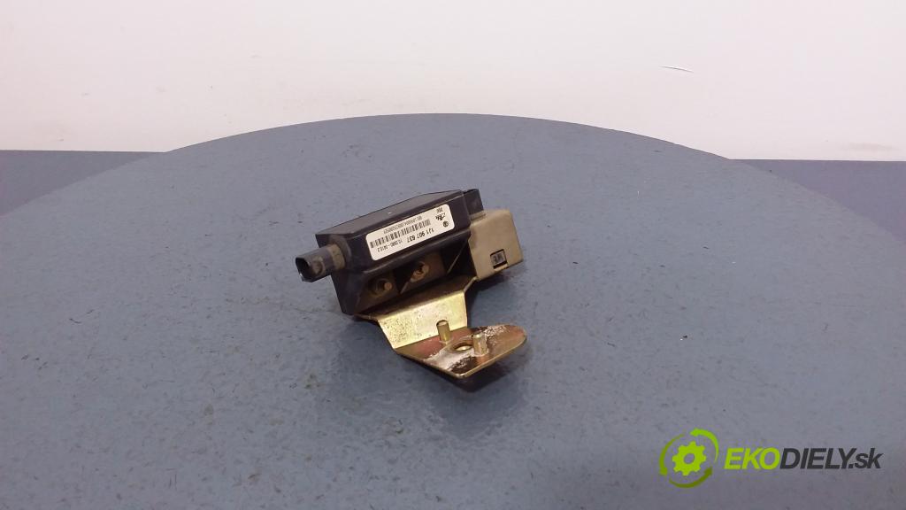 Volkswagen Golf 1999 snímač ESP. 1J0907657