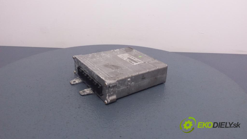 Audi A4 1995 riadiaca jednotka Motor: 8D0907557B