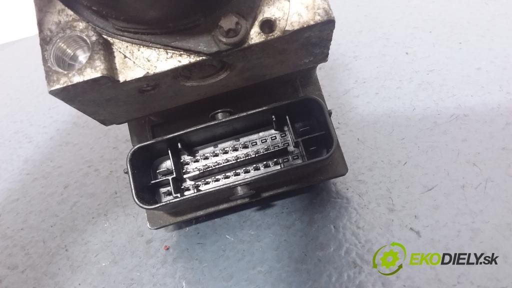 Volkswagen Fox 2006 čerpadlo ABS x 5Z0907379A
