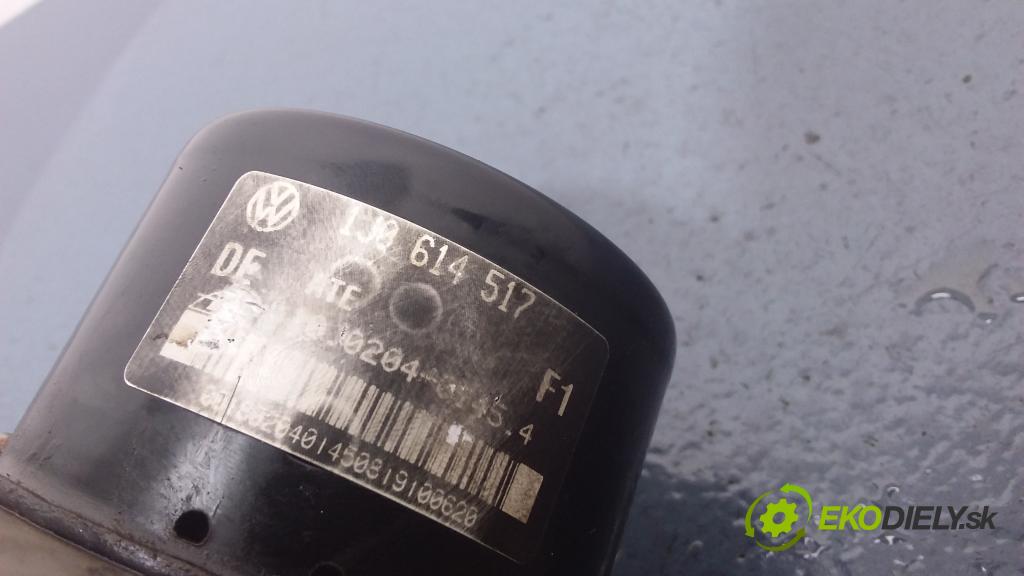 Volkswagen Golf 1999 čerpadlo ABS x 1J0907379S
