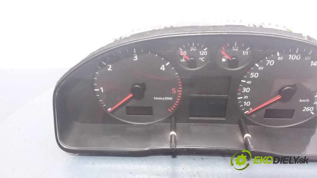 Audi A4 2000 prístrojovka/ budíky 8D0920900