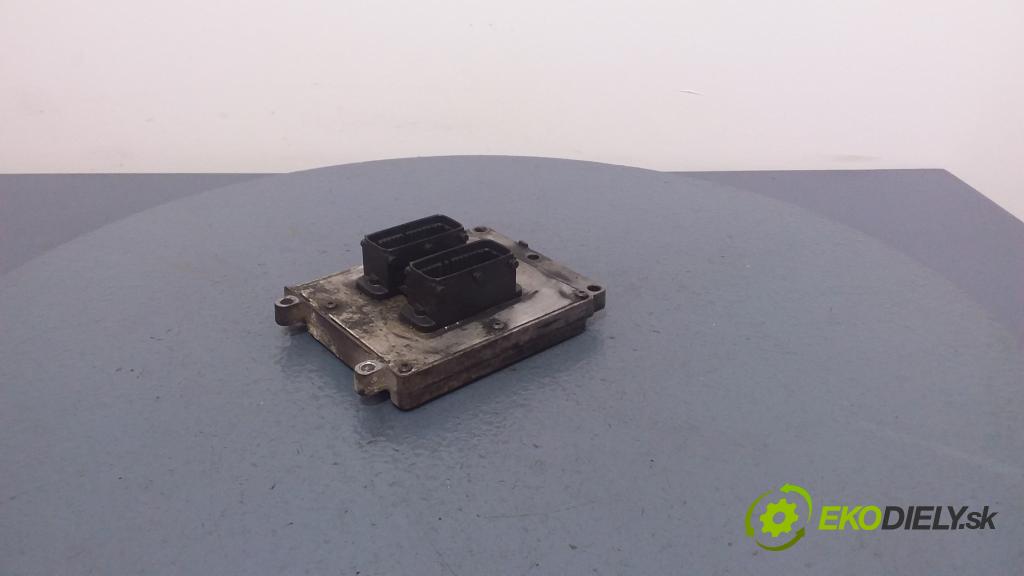 Opel Vectra-c 2002 riadiaca jednotka Motor: 12571663AL