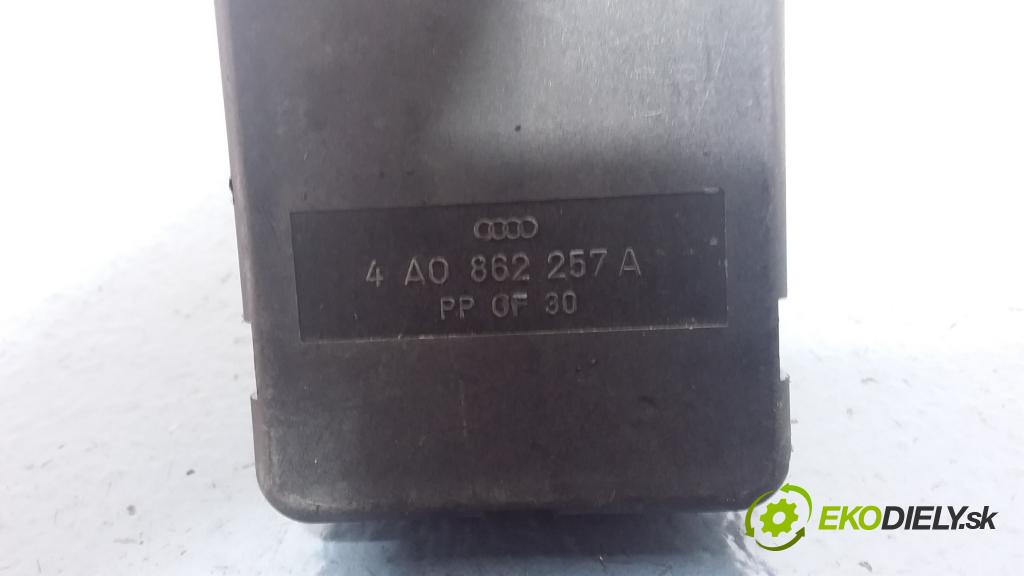 Audi A4 1996 pompa Centrálny: Zámok: 4A0862257A