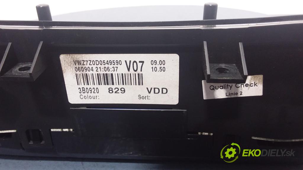 Volkswagen Passat 2004 prístrojovka/ budíky 3B0920829
