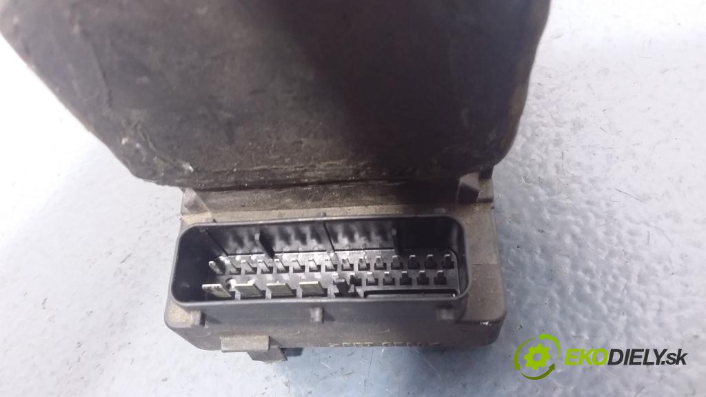 Audi A6 2000 čerpadlo ABS x 8E0614111B