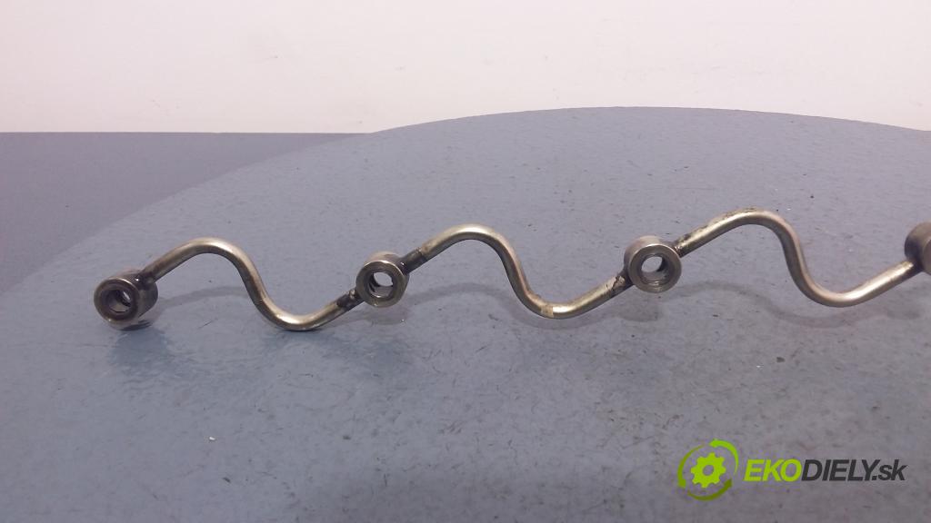 Toyota Avensis 2007 rúrka paliva 1AD