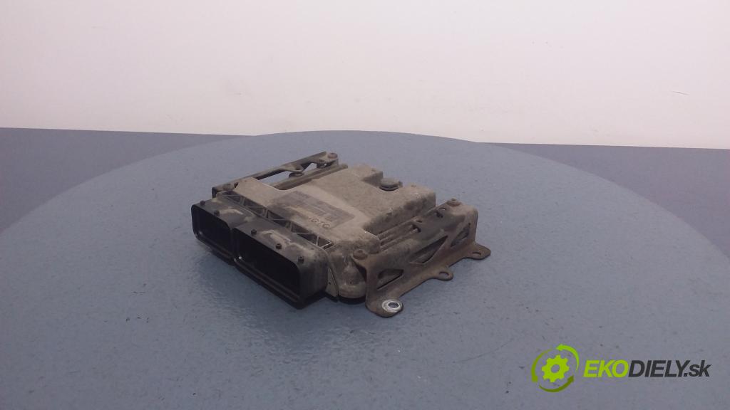 Alfa romeo Gt 2004 riadiaca jednotka Motor: 0281011511