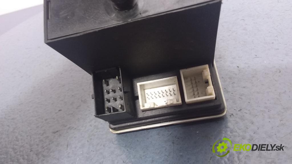 Audi A3 2000 pompa Centrálny: Zámok: 8L0862257G