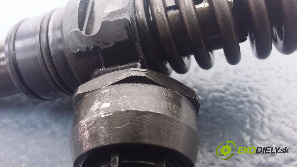 Volkswagen Passat 2005 vstrek 038130073AR
