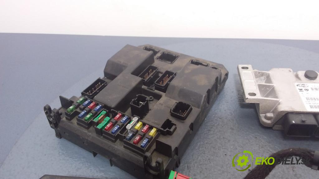 Peugeot 307 2004 riadiaca jednotka Motor: 9654716780