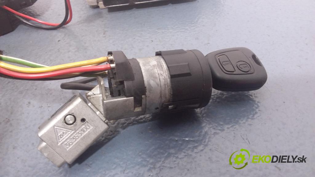 Peugeot 307 2004 riadiaca jednotka Motor: 9654716780