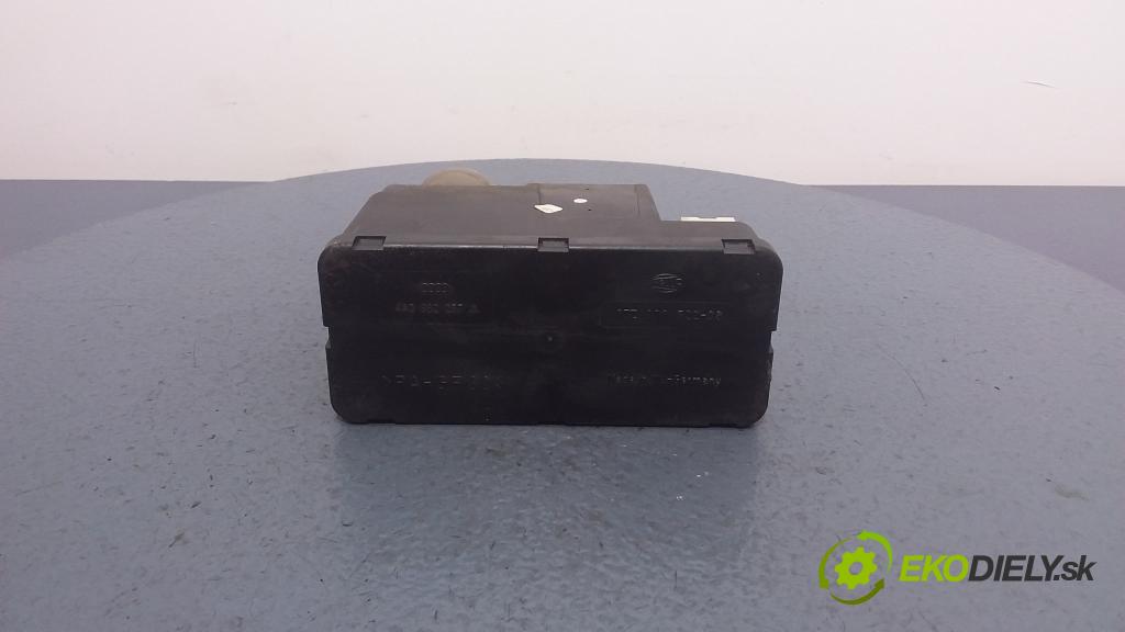 Audi A4 1995 pompa Centrálny: Zámok: 4A0862257J