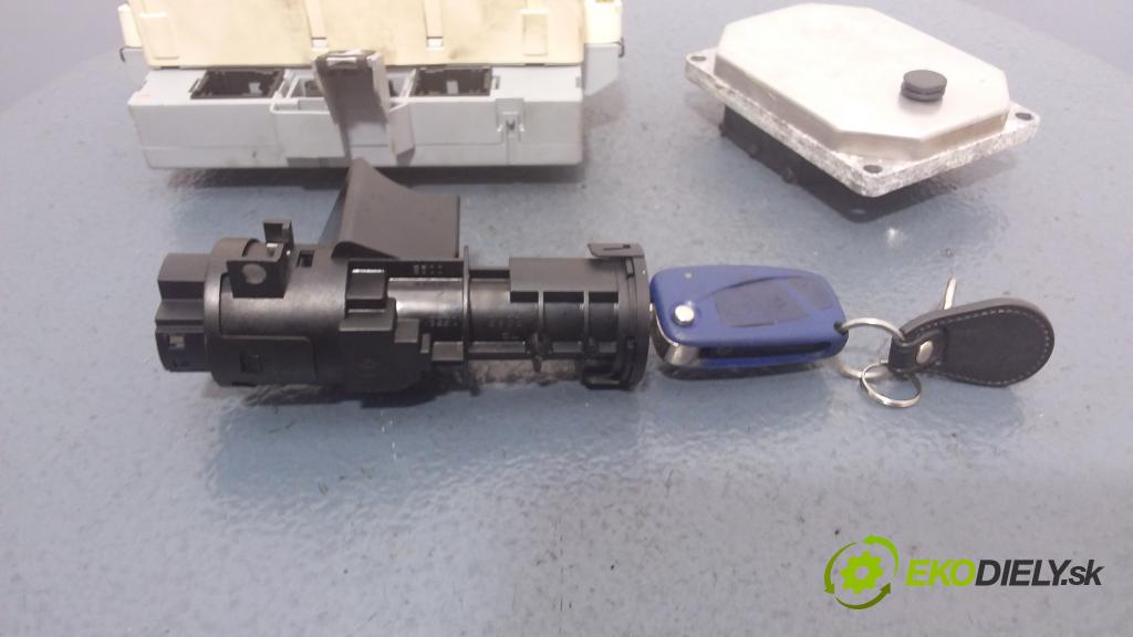 Fiat Stilo 2001 riadiaca jednotka Motor: 55181521