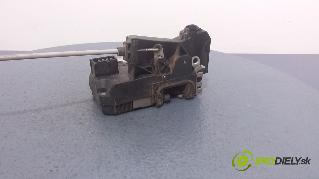 Opel Meriva 2005 zámek dveře před Levý: 13203899