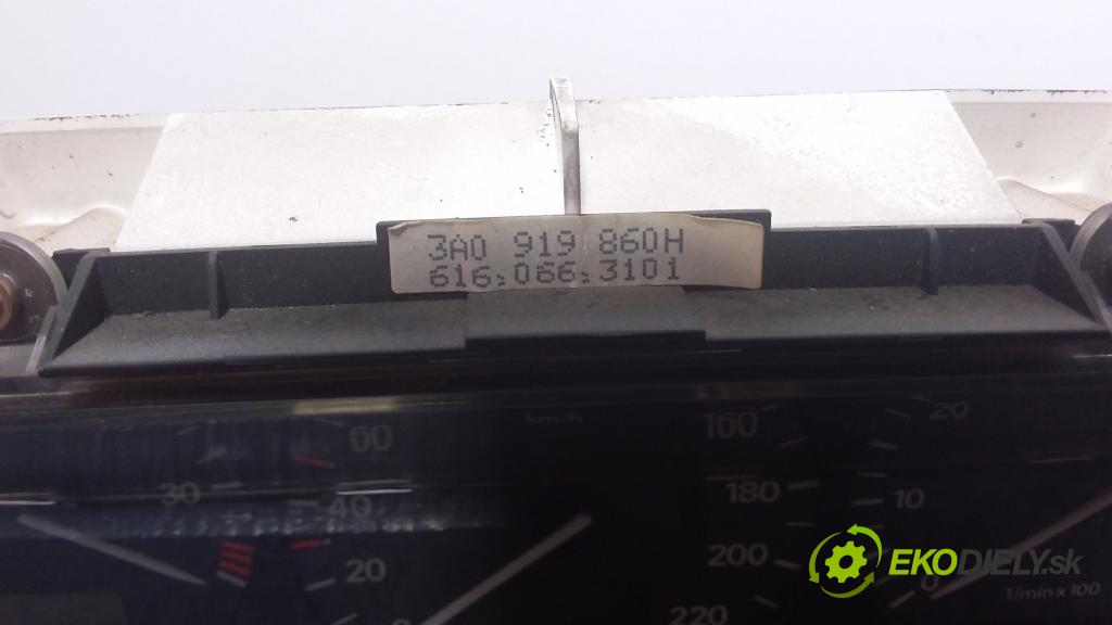 Volkswagen Passat 1996 prístrojovka/ budíky 3A0919860H