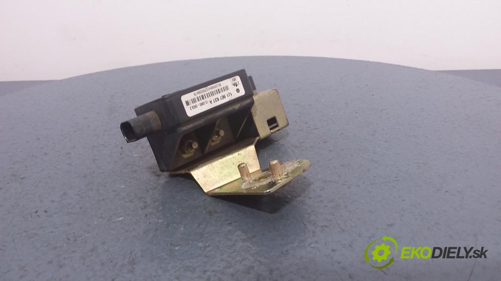 Volkswagen Bora 1999 snímač ESP. 1J1907637A
