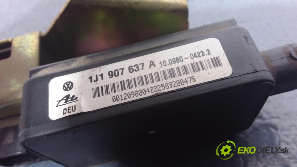 Volkswagen Bora 1999 snímač ESP. 1J1907637A