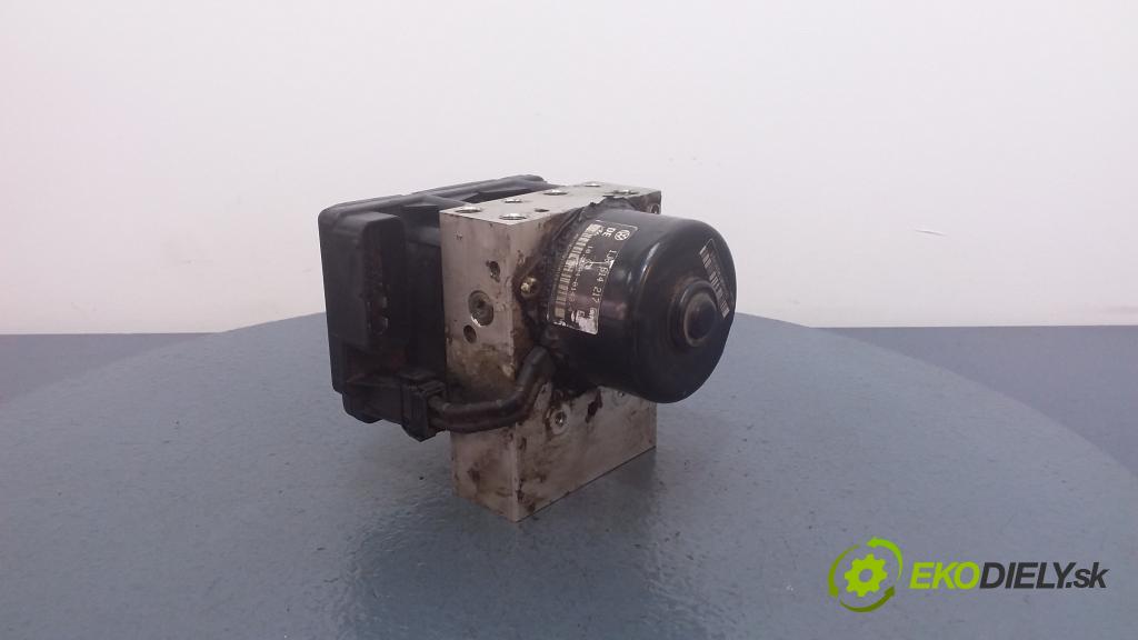 Volkswagen Golf 2000 čerpadlo ABS x 1J0907379H