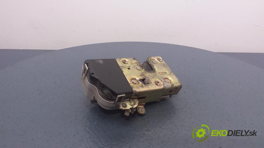Citroen C5 2.0 hdi 2005 zámek dveře před Levý: 01