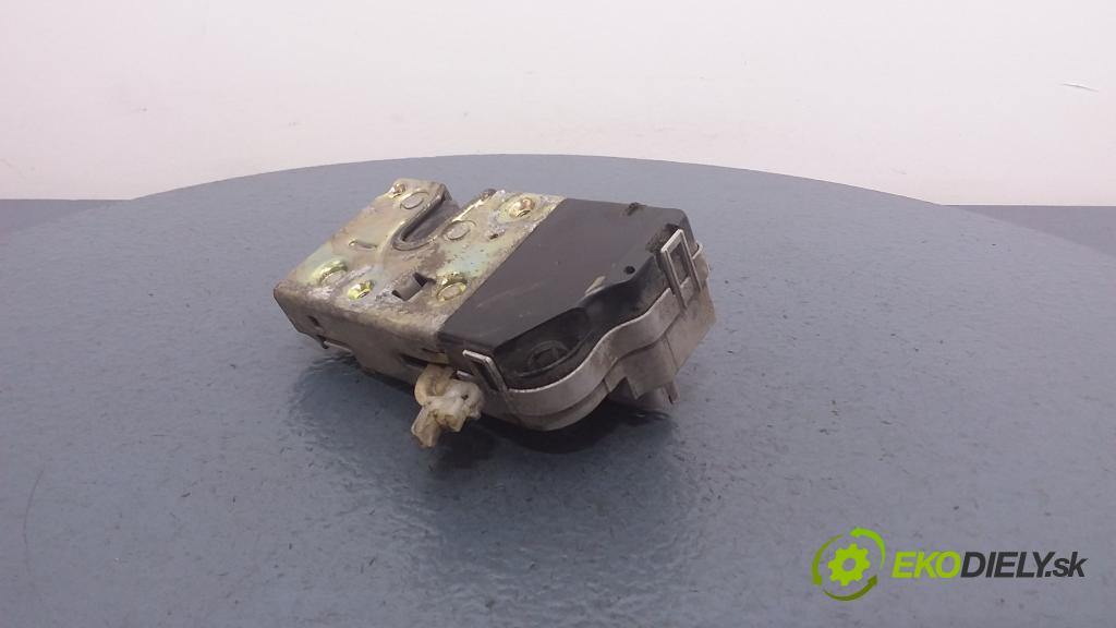 Citroen C5 2.0 hdi 2005 zámek dveře před v pravo: 01