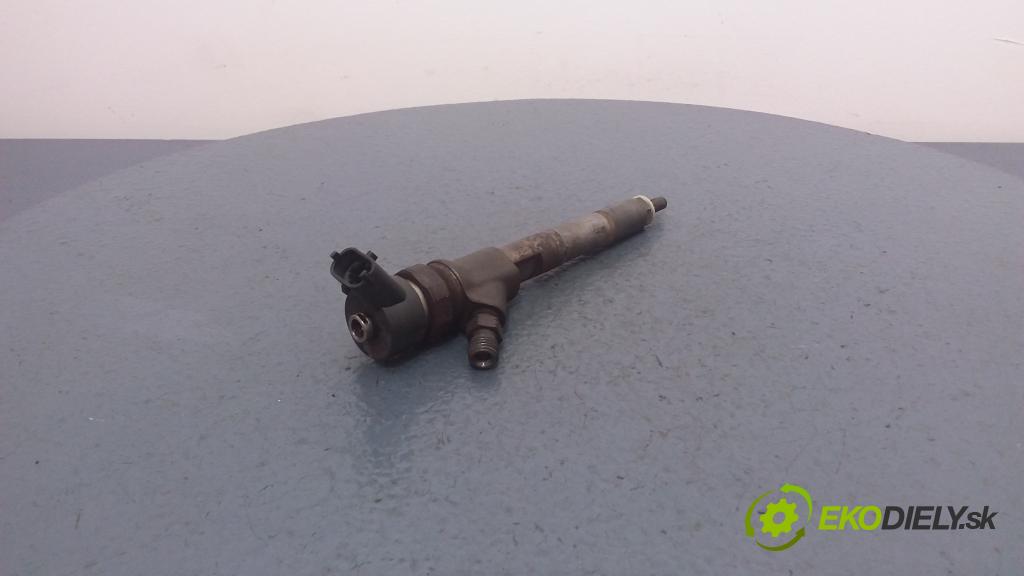 Toyota Corolla 2005 vstrek 23670-33040