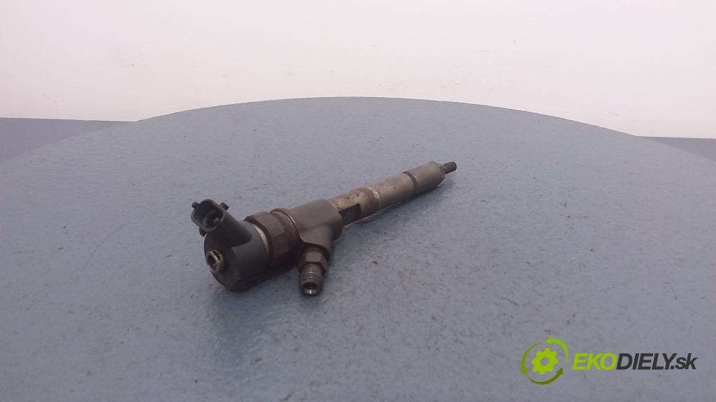 Toyota Corolla 2005 vstrek 23670-33040