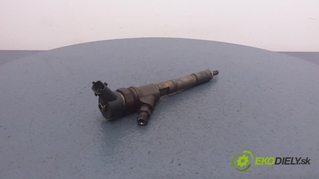 Toyota Corolla 2005 vstrek 23670-33040