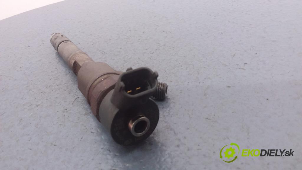 Toyota Corolla 2005 vstrek 23670-33040