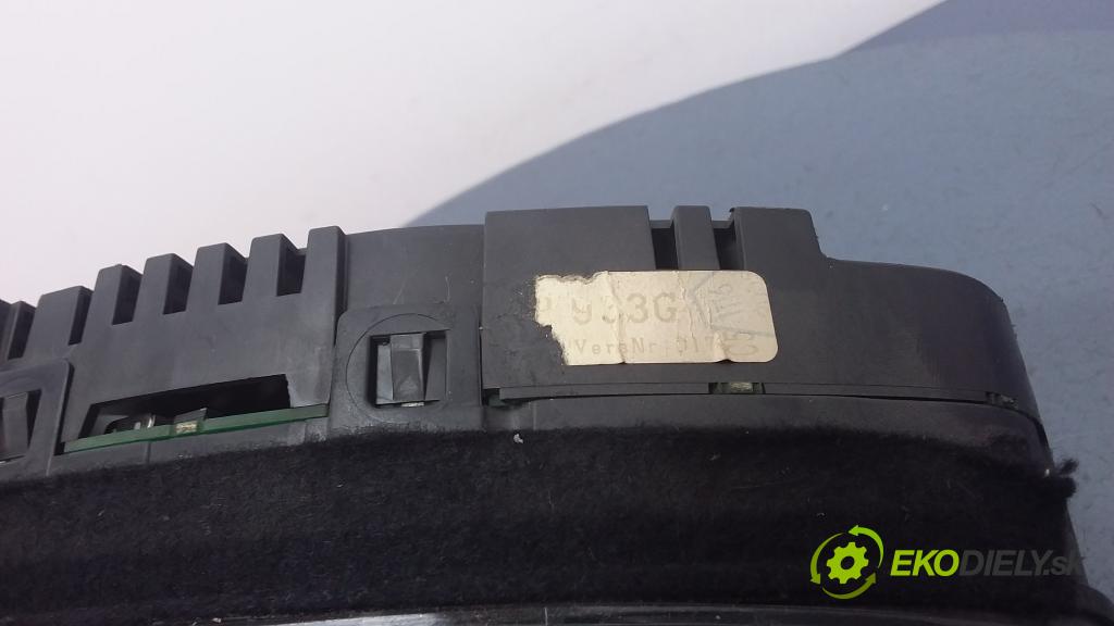 Audi A4 1999 prístrojovka/ budíky 8D0919033G