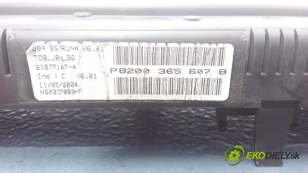 Renault Megane scenic 2004 prístrojovka/ budíky P8200365607B